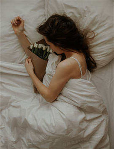 一起来看流星雨综艺节目-9877小游戏地铁笨蛋